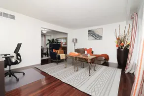 Large 4BR Oakville Home • Toronto & Stadium Access - Image 2