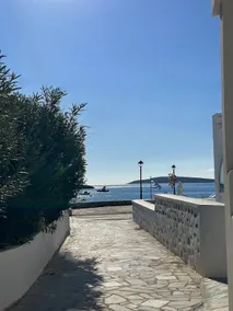 Seafront 3-bedrooms Cycladic Apt South Paros - Image 3
