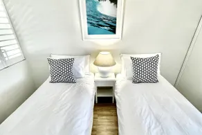 Coastal Modern 3 Bedroom Townhouse - Image 5