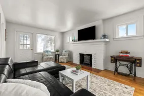 Cozy Cottage House - Image 2