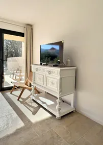 T2 Wohnung in Residenz mit Pool 400 m vom Strand von Lozari - Image 4