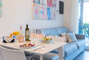 Perla Abernathy Ferienhaus am Meer mit Schwimmbad und privatem Garten - Image 3