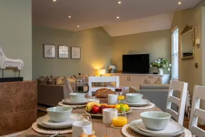 Regency Coach House Cheltenham - Image 3