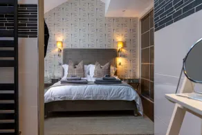 Regency Coach House Cheltenham - Image 4