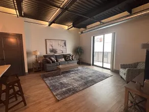 Modern Downtown Apt-Longer Stay Discount - 204 - Image 4