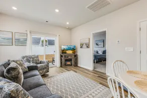 *Pet Friendly*King Bed*Smart TVs*By beaches & golf - Image 4