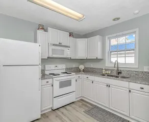 Ocean Lakes Cozy and Updated Beach Cottage - Image 3