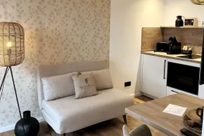 Village square apartment - Image 3