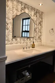 The Gabourel House - Hummingbird Suite - Image 4