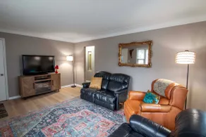 Quiet area/fishing Lake St. Clair/Family friendly - Image 3
