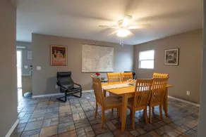 Quiet area/fishing Lake St. Clair/Family friendly - Image 4