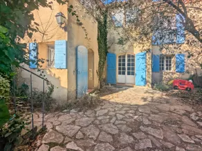 Charming 2-bedroom in a Provençal farmhouse near Avignon - Image 2