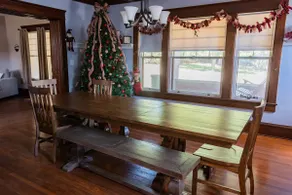 4BR- Downtown Christmas Home - Image 3