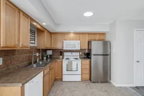 Charming 2-Bed/1.5 Bath Townhome - Image 5