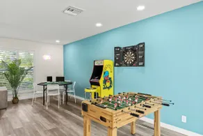 Palm Escape:Your Private Resort *2 miles to beach* - Image 5
