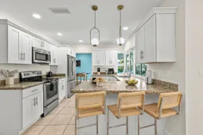 Palm Escape:Your Private Resort *2 miles to beach* - Image 3