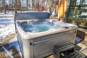 Hot Tub/Pool Table - Perfect wooded retreat! - Image 4