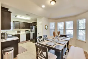 Relaxing, Pet-Friendly Oasis with Private Yard - Image 4