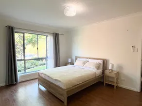Cute Coomera Home near Theme Parks & Shops - Image 4