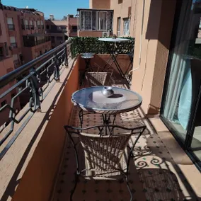 Central nest with Balcony - Image 3