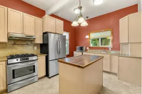 Historic Charm-4 bd in Fortuna - Image 3