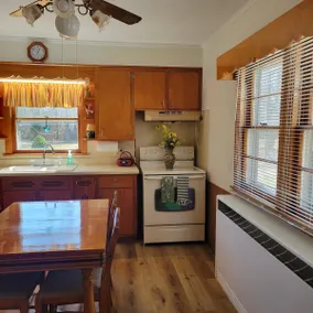 Marion's Creekside Hideaway - Image 5
