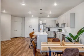 Boho 2bd 2ba w/ Hot Tubs & Pickle Ball Cts - Image 3