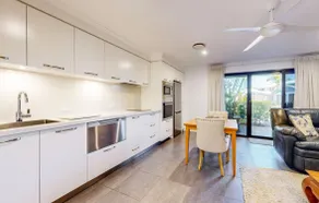 Modern Private Villa Noosaville - Image 5