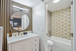 Cozy & Stylish 1 Bed Townhouse - Image 5