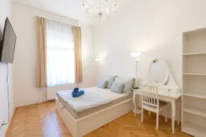 Garys bright and spacious two bedroom flat near Danube - Image 4