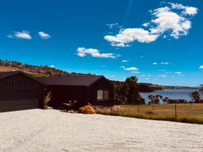 Luxury Modern Barn - Water & Vineyard Views - Image 2