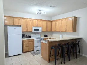Peaceful 3 BR/2.5 bath*5 min to base*pool* - Image 5