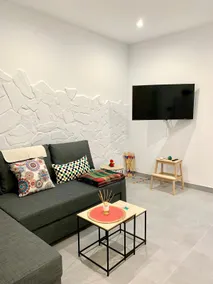 Apartamentos de Francisca, Olive Green Apartment - Image 2