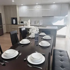 New! Luxury House Near Tech Hubs! Modern 3BR2.5B - Image 2