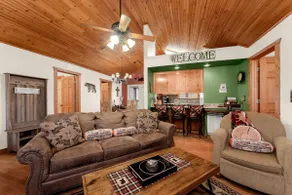 Lake Side Lodge - Image 2