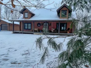 Hilltop Hideaway Log Cabin with Hot Tub - Image 3