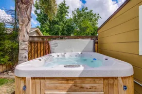 Cozy 2BR Bungalow with Hot Tub near Santana Row - Image 2