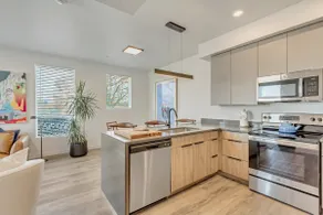 LCF | Sugarhood | 3BR/2BA | Garage + CoWork + Gym - Image 3