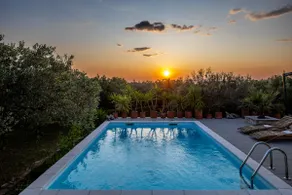 Komfortable Villa mit Swimmingpool in einem eigenen Olivenhain - Image 5