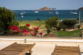 Private Sea-View Retreat w/ Pool & Heated Jacuzzi - Image 5