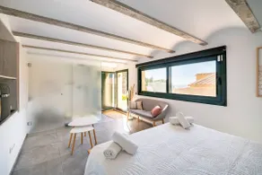 Lola's Beach House - Image 4