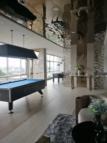 Spacious High-Floor 1BR | MRT | Gym | Fast Wi-Fi - Image 4
