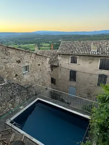 Village house with swimming pool in the centre of Ménerbes - Image 2