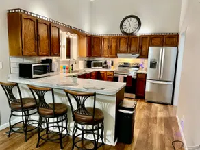 Spacious, Family friendly, 5 minutes to downtown - Image 5