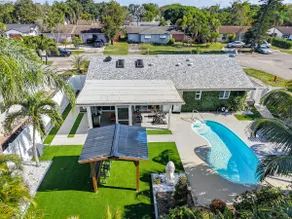 Modern home, great features in a great location - Image 2