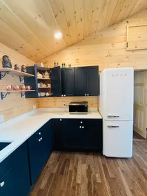 Brand new detached garage apt. - Image 4