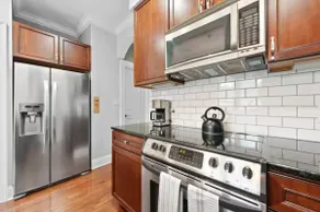Spacious Short North Home - 11 beds/3.5BTH - Image 5
