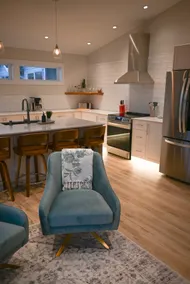 Courtenay Luxury Suite - Image 5