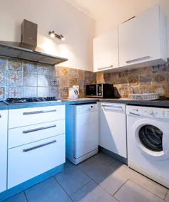 2-bedroom sea view apartment in Sant Ambroggio - Image 3