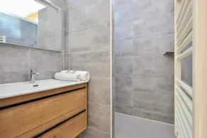 New! Near Parc des Expos and Metro 12 - Image 4